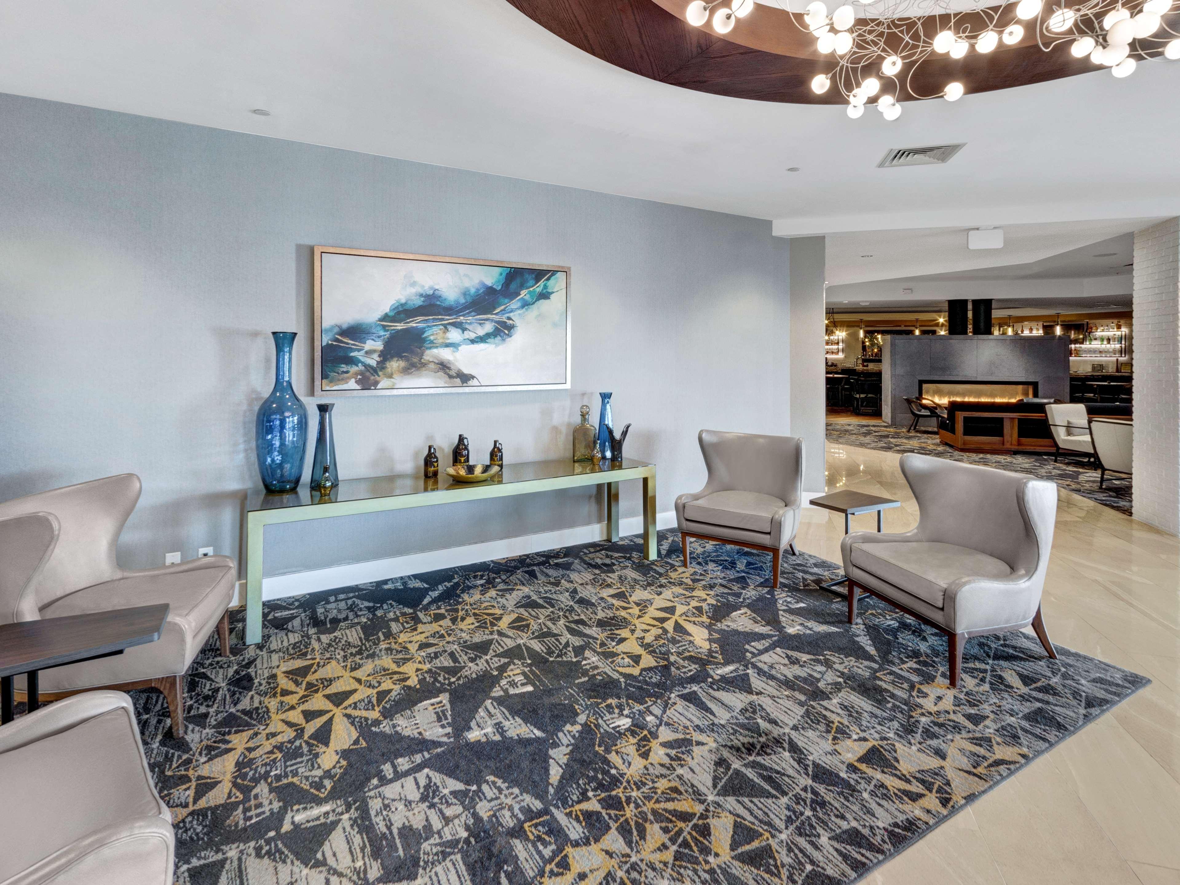 Hotel Doubletree By Hilton Wichita Airport Zewnętrze zdjęcie