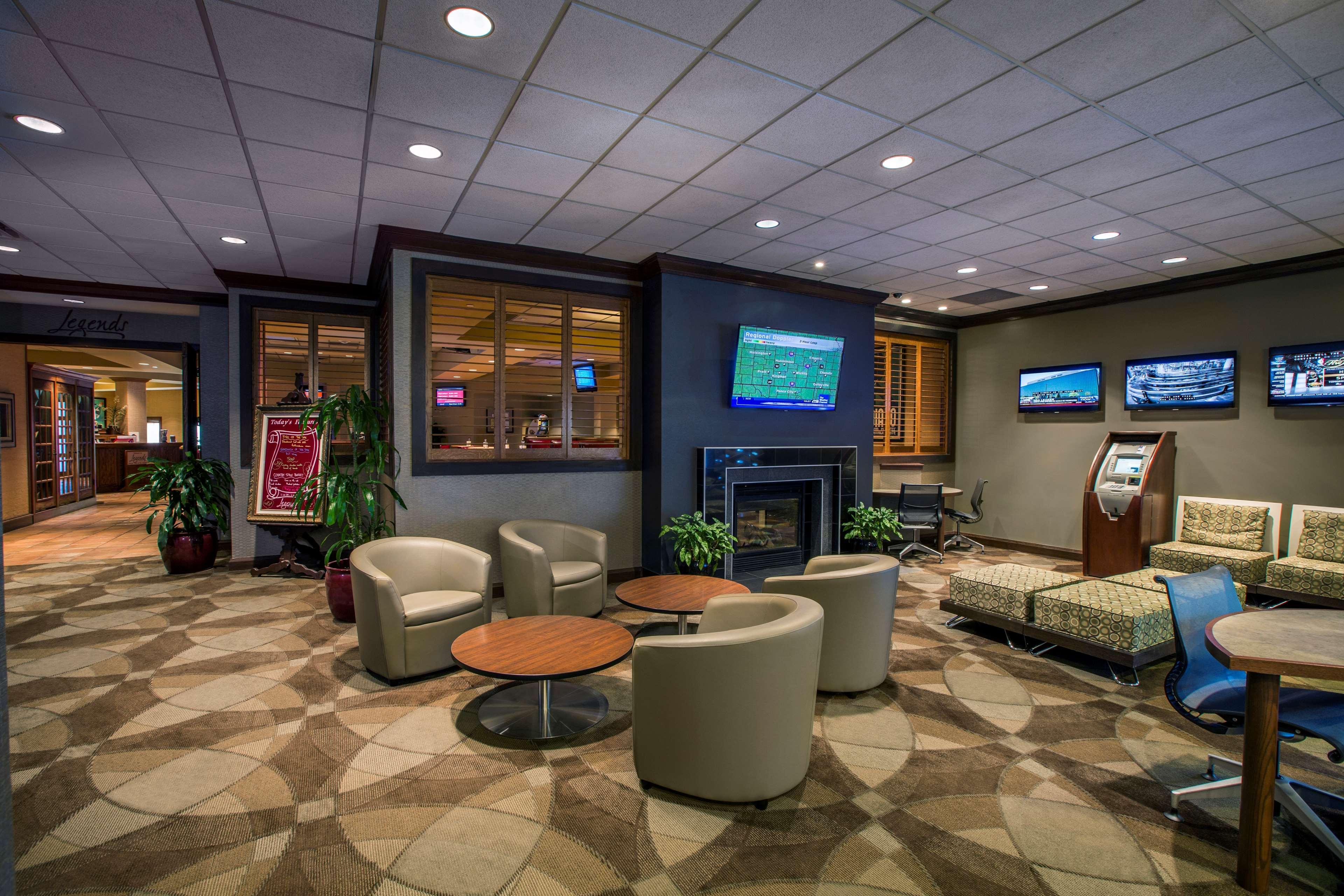Hotel Doubletree By Hilton Wichita Airport Wnętrze zdjęcie