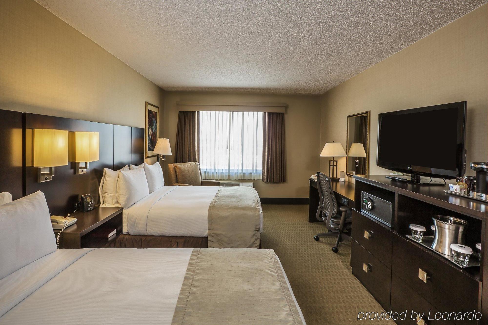 Hotel Doubletree By Hilton Wichita Airport Zewnętrze zdjęcie