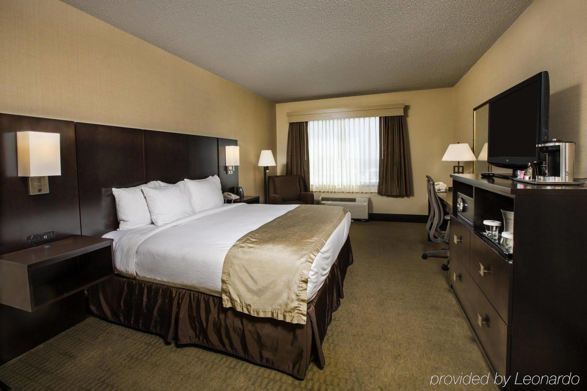 Hotel Doubletree By Hilton Wichita Airport Zewnętrze zdjęcie