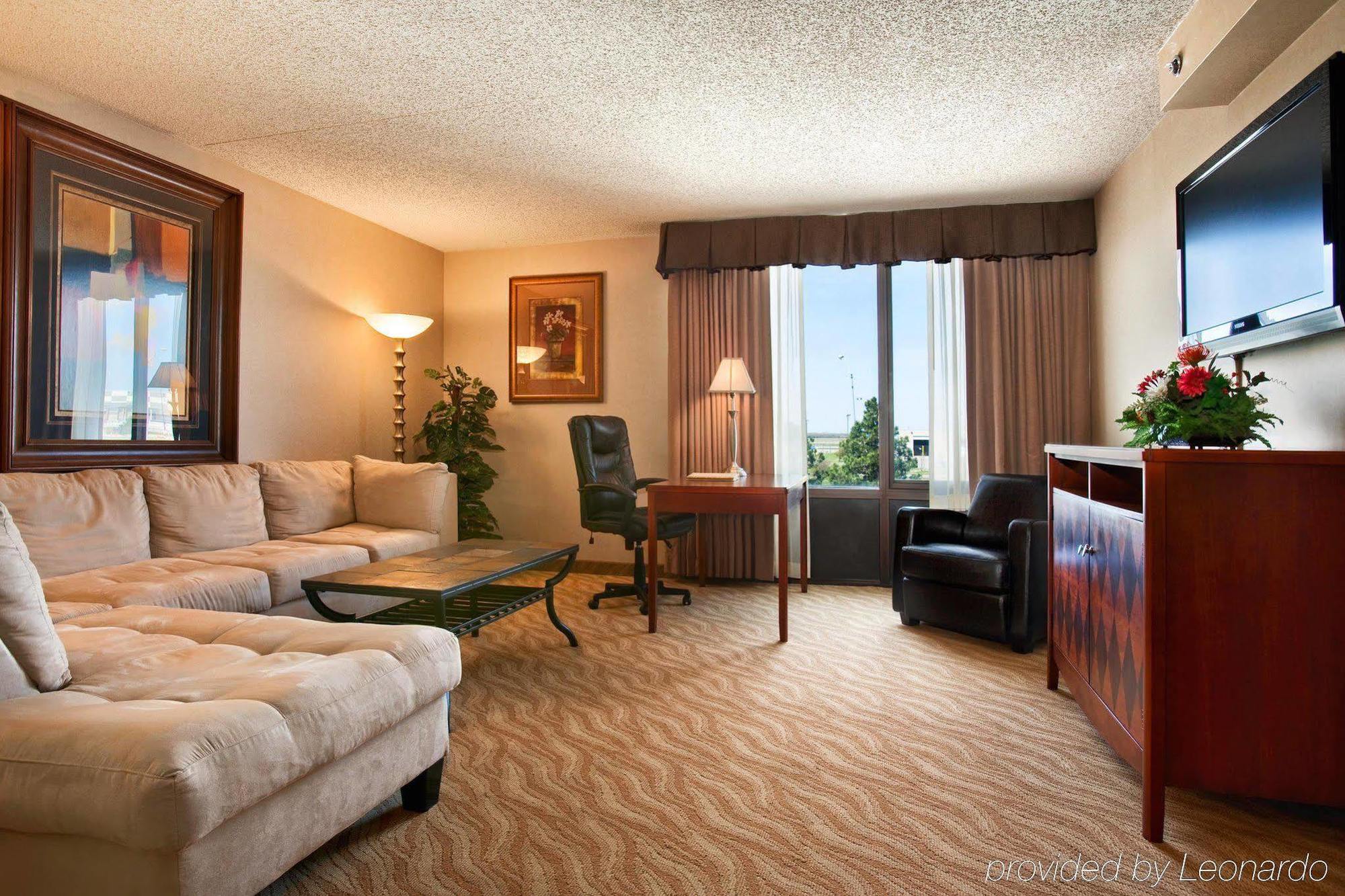 Hotel Doubletree By Hilton Wichita Airport Pokój zdjęcie